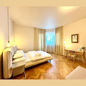Séjour chez l'habitant Center Unirii Square Private With View - Shared Amenities, Bucarest